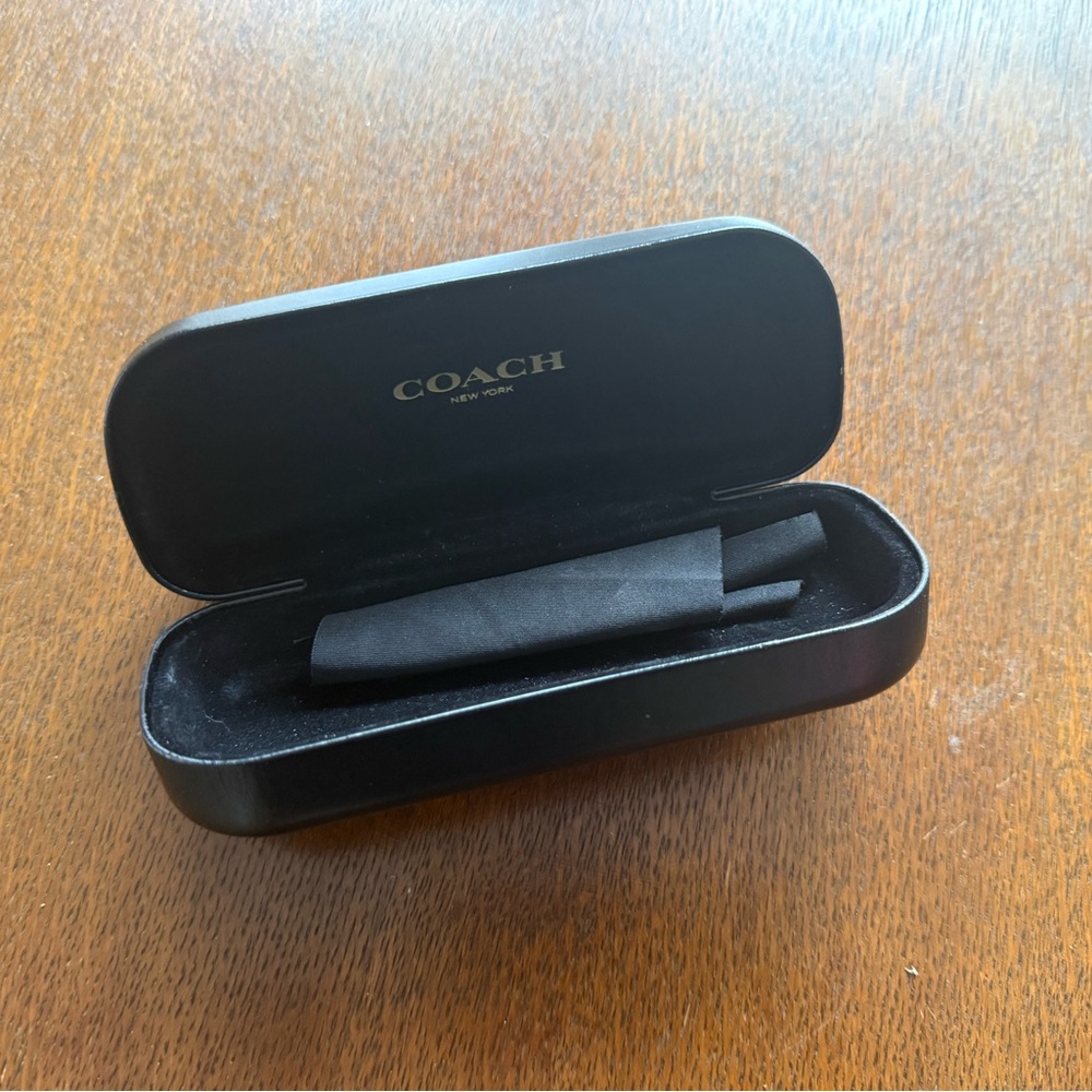Coach sunglasses clamshell case - image 4